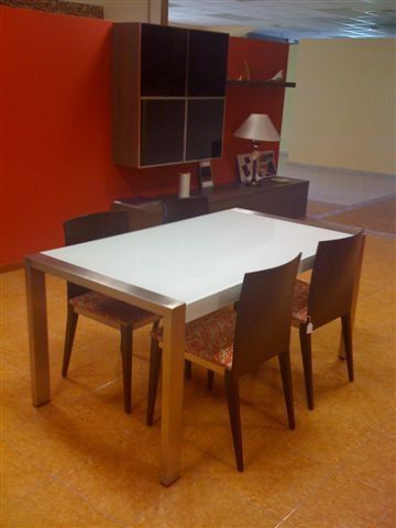 Conjunto mesa y sillas